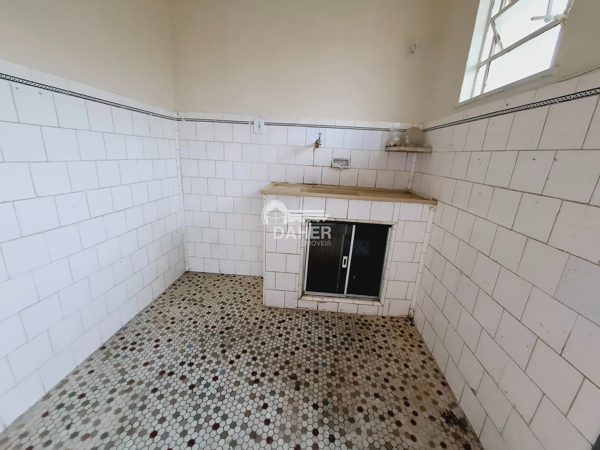 2-bedroom 40 m² apartment with electric shower — photo 4