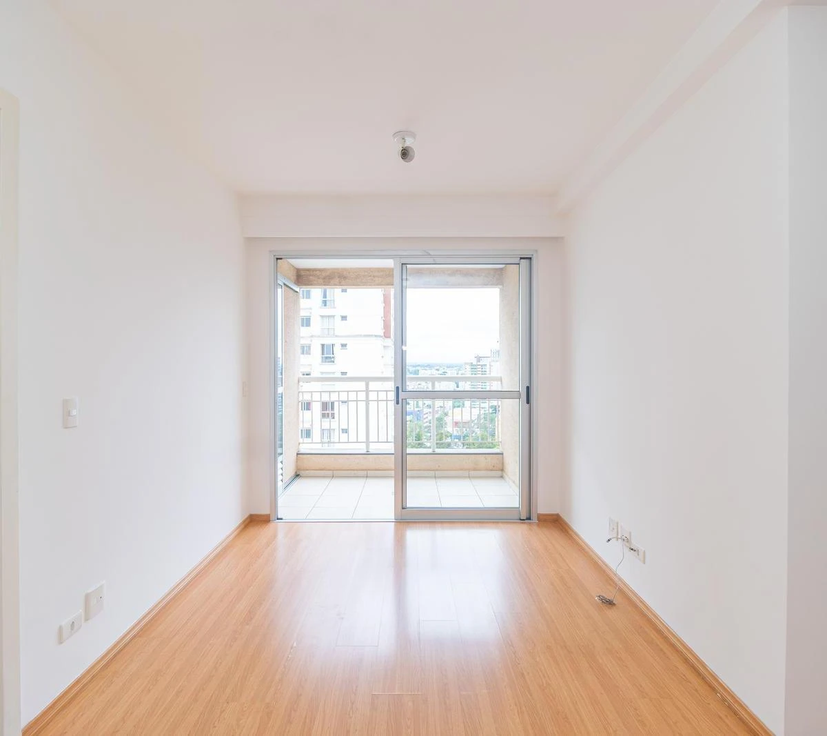 2-bedroom apartment with a washing machine in Curitiba — photo 8