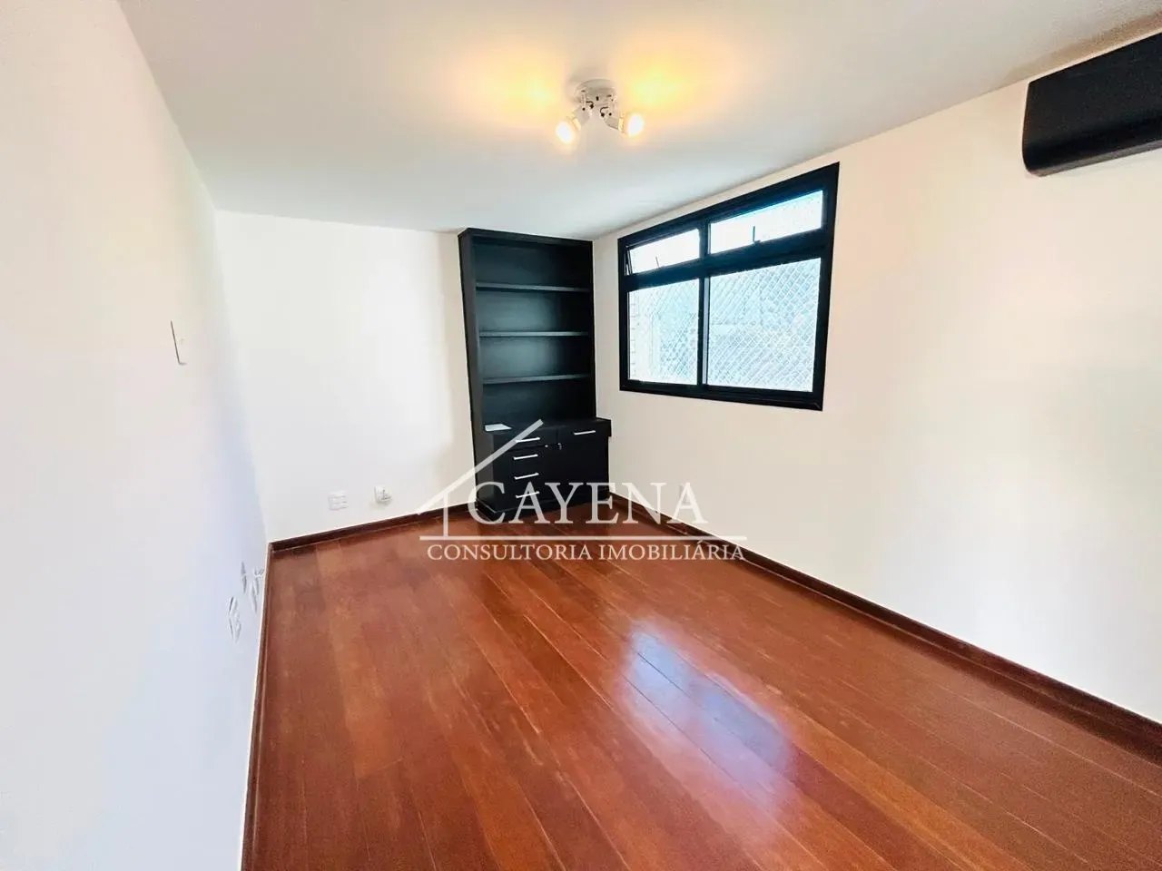 Apartment with 247 m², 3 bedrooms and 4 bathrooms — photo 16