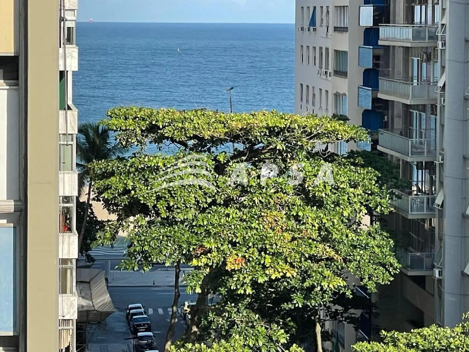 Furnished 1-bedroom apartment with enclosed balcony — photo 20
