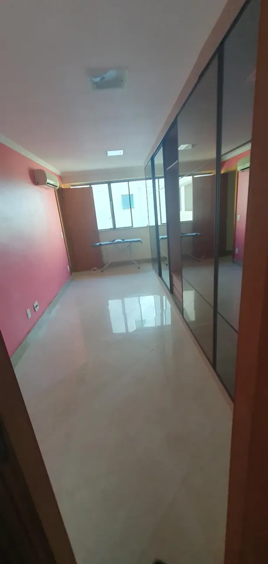 Duplex penthouse with 381 m² and a built-in grill balcony — photo 27