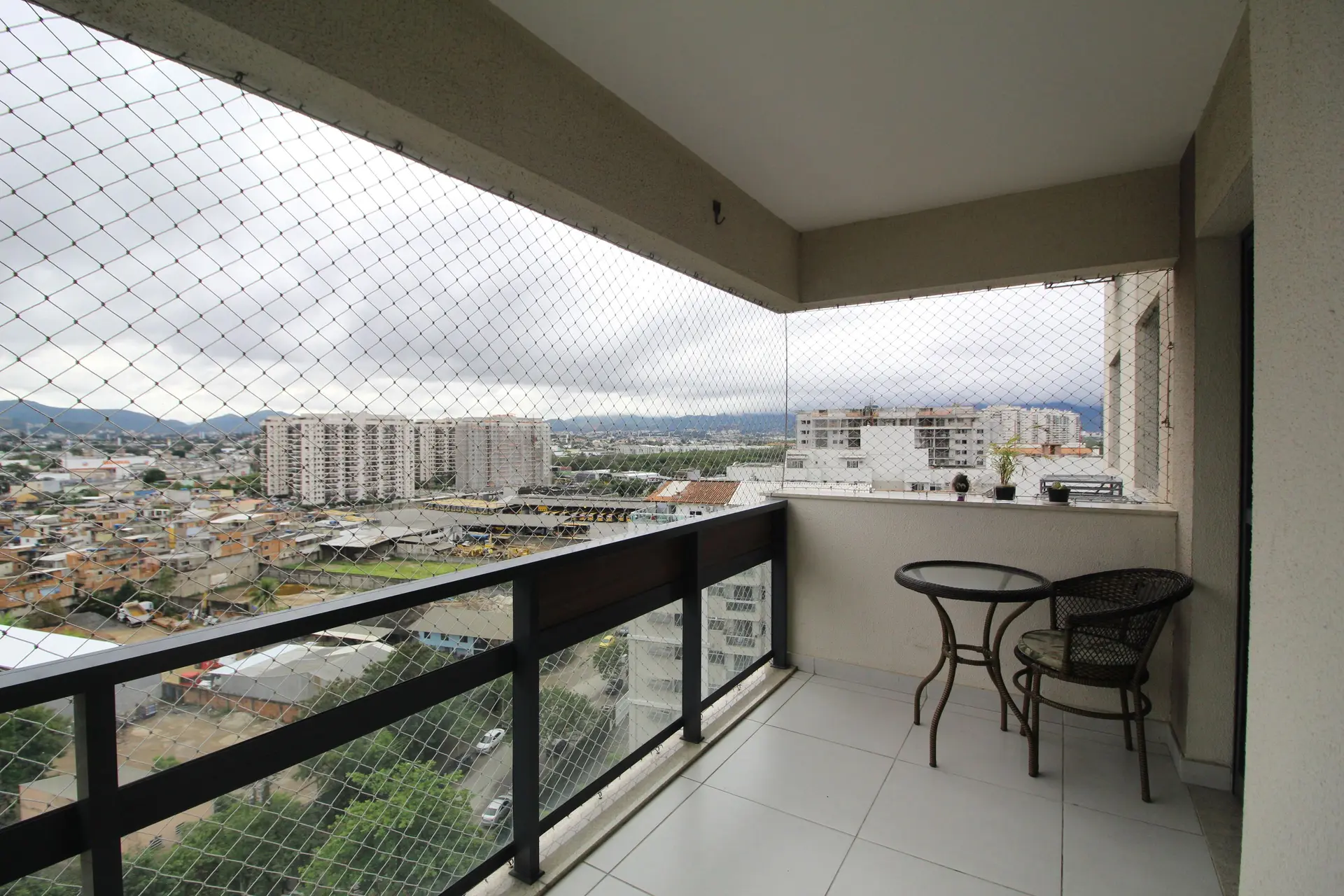 Apartamento mobiliado com 3 quartos, 2 banheiros e varanda — photo 6