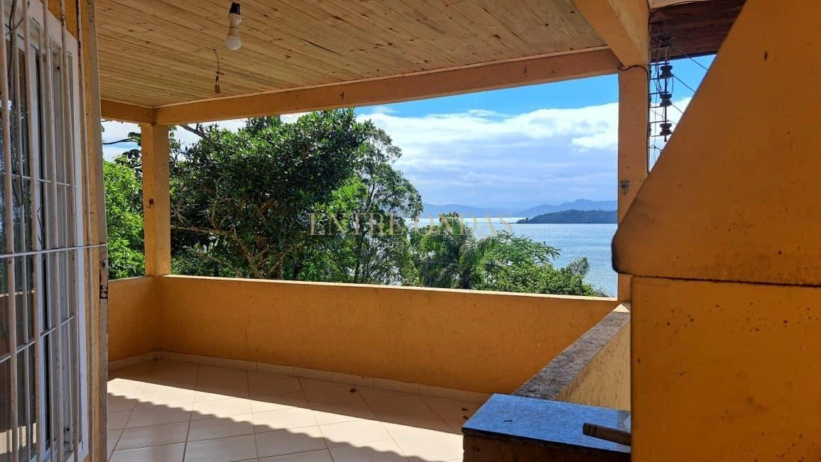 3-bedroom house with balcony, 130 m² home