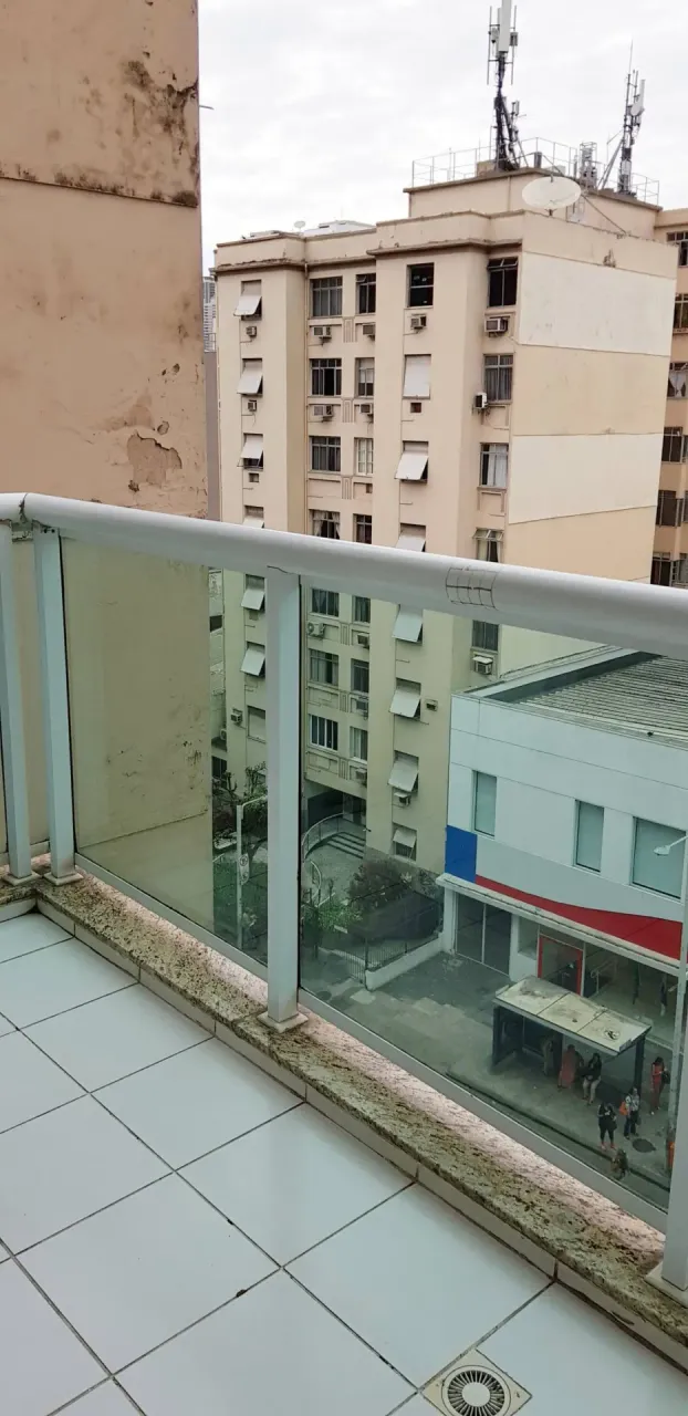 2-bedroom apartment with a balcony and enclosed kitchen — photo 13