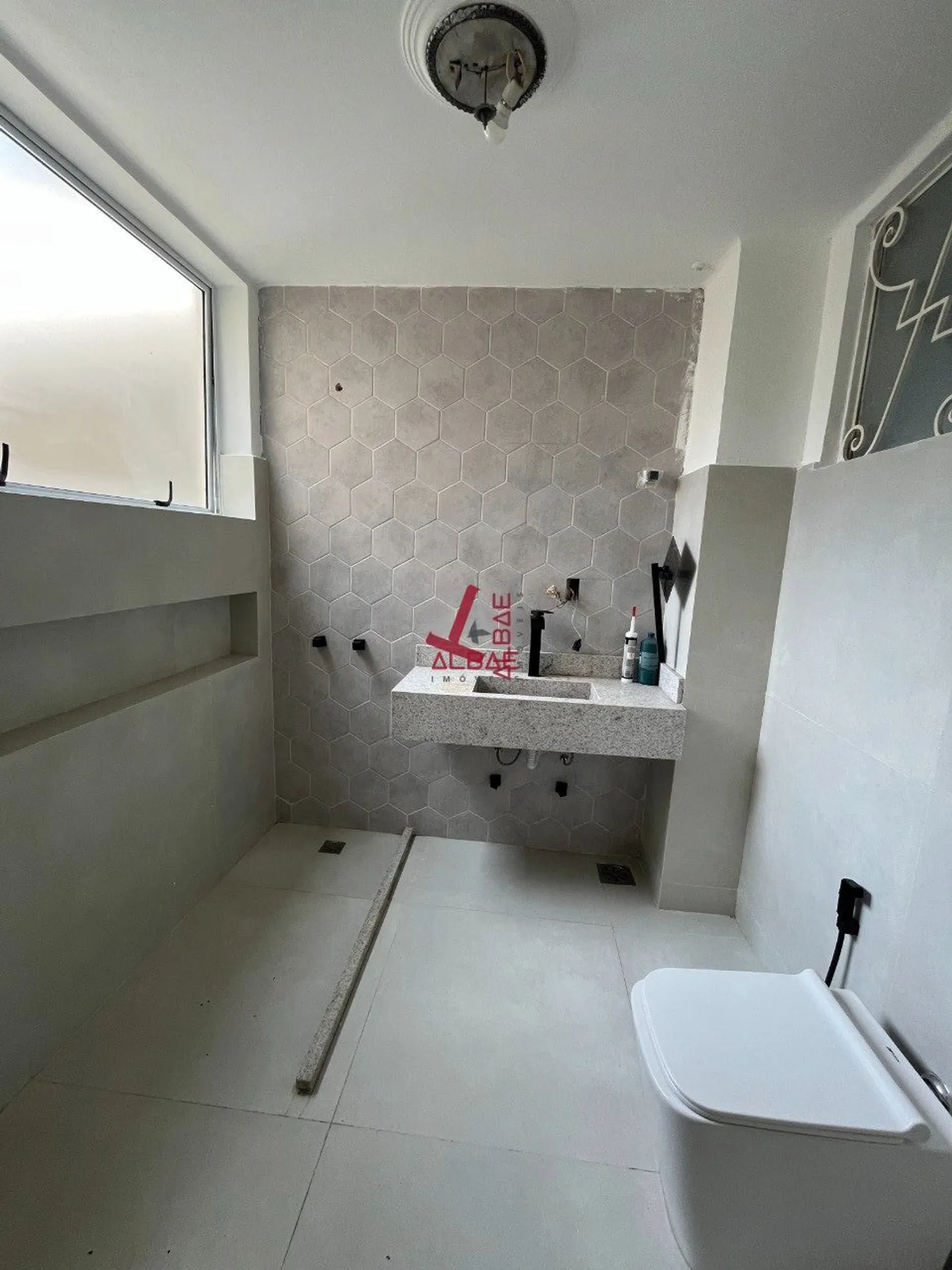 3-bedroom apartment with glassed-in balcony windows — photo 23
