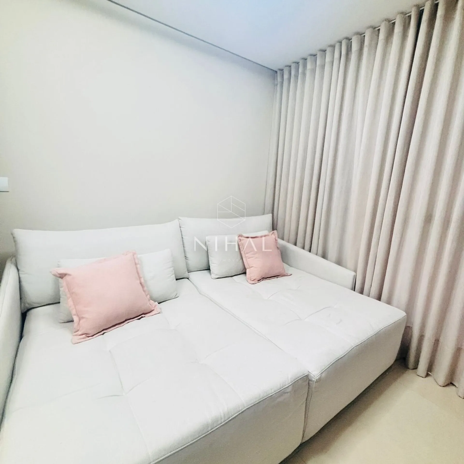 Furnished 1-bedroom apartment with 1 bathroom — photo 26