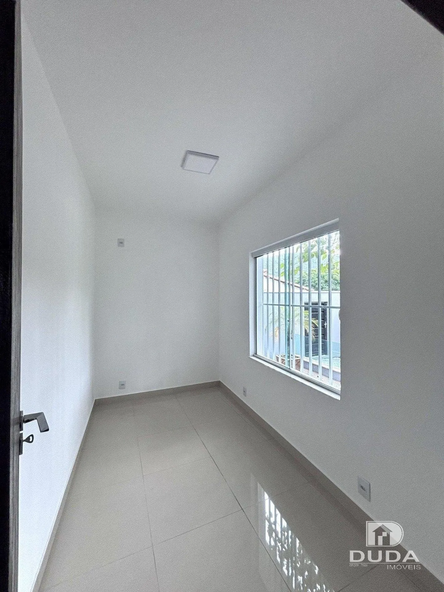 2-bedroom house with a grill on the balcony in Florianópolis — photo 17