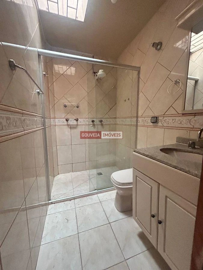 235 m² house with an en-suite and 3 parking spots — photo 13