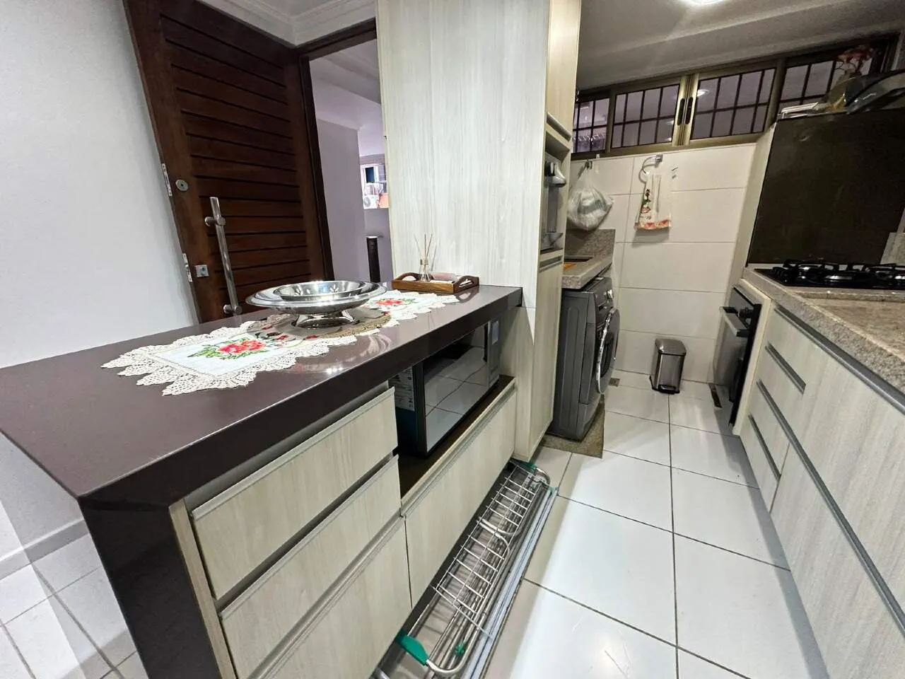 2-bedroom apartment in a building with a gym — photo 17