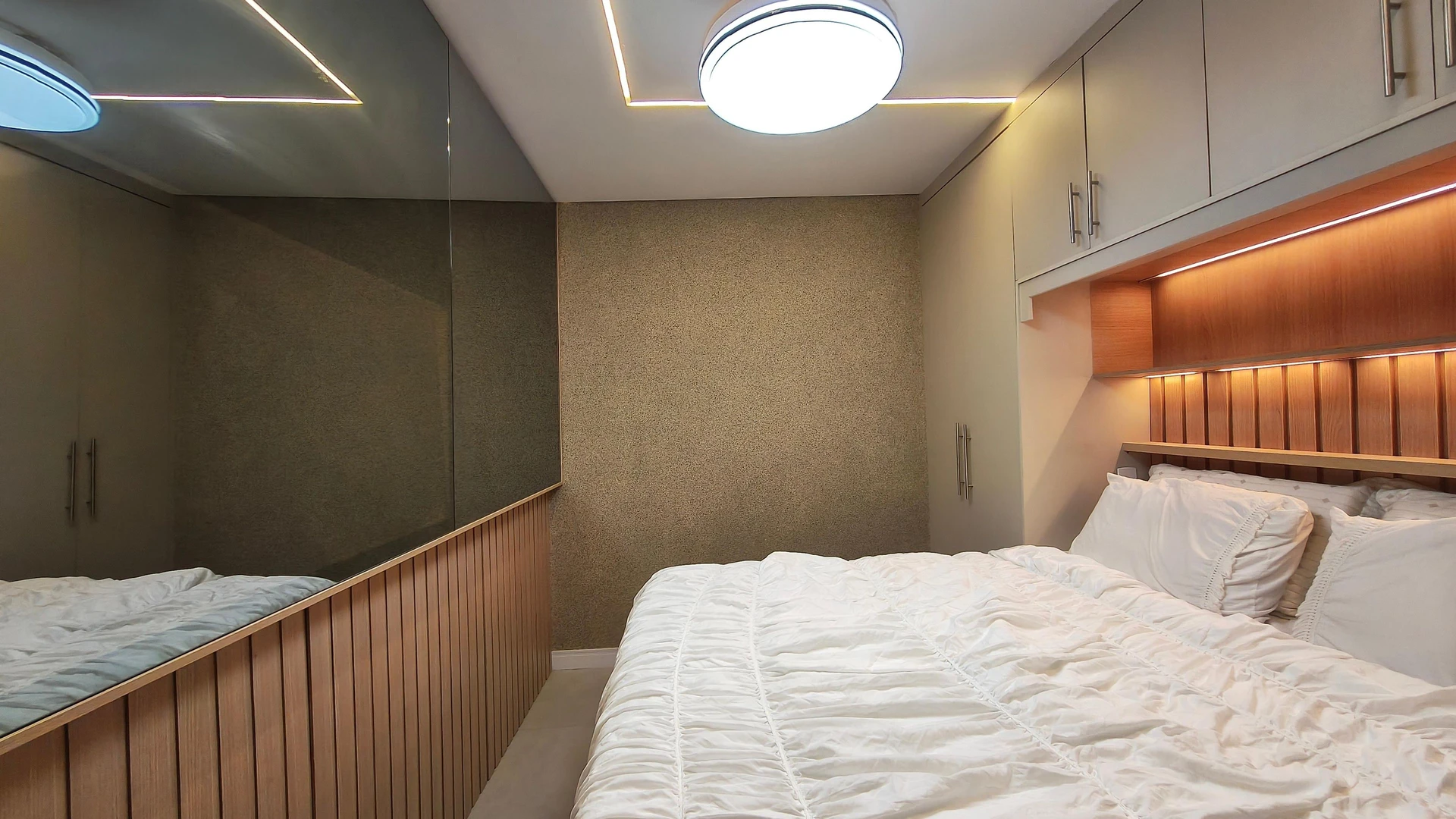 Home office in a 2-bedroom apartment, 68 m² — photo 7