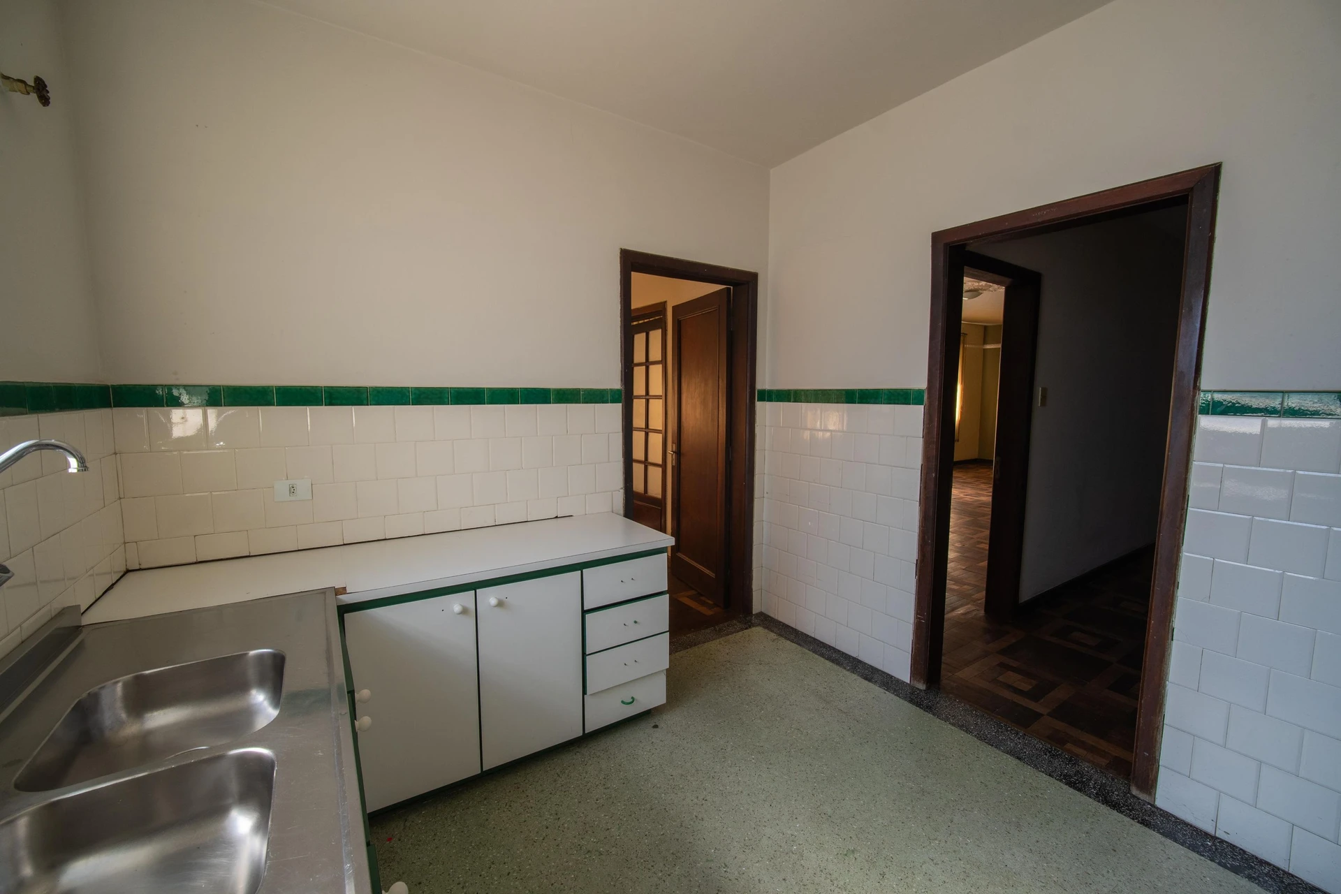 Apartamento con 3 dormitorios y 1 baño con jacuzzi del edificio — photo 4