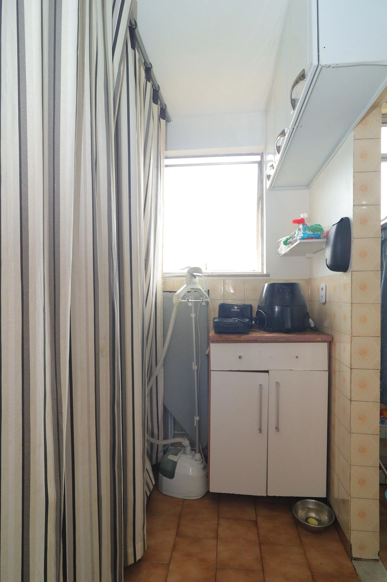 Furnished 3-bedroom apartment with balcony — photo 39