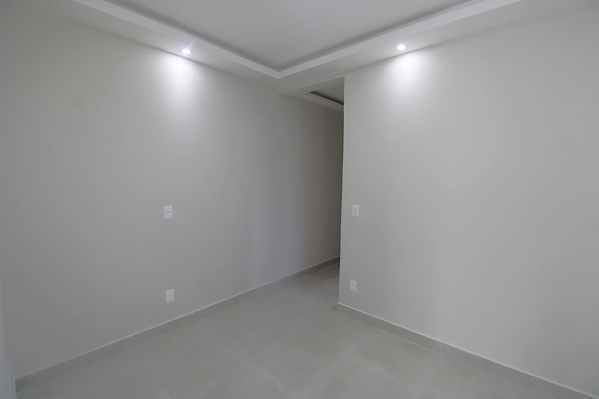 Apartamento sem mobília com 2 quartos, 1 banheiro e varanda — photo 20