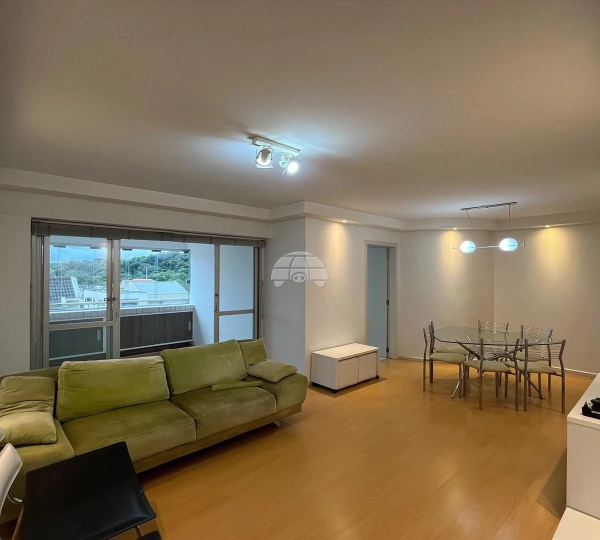 3-bedroom apartment with a bathtub in Curitiba — photo 12