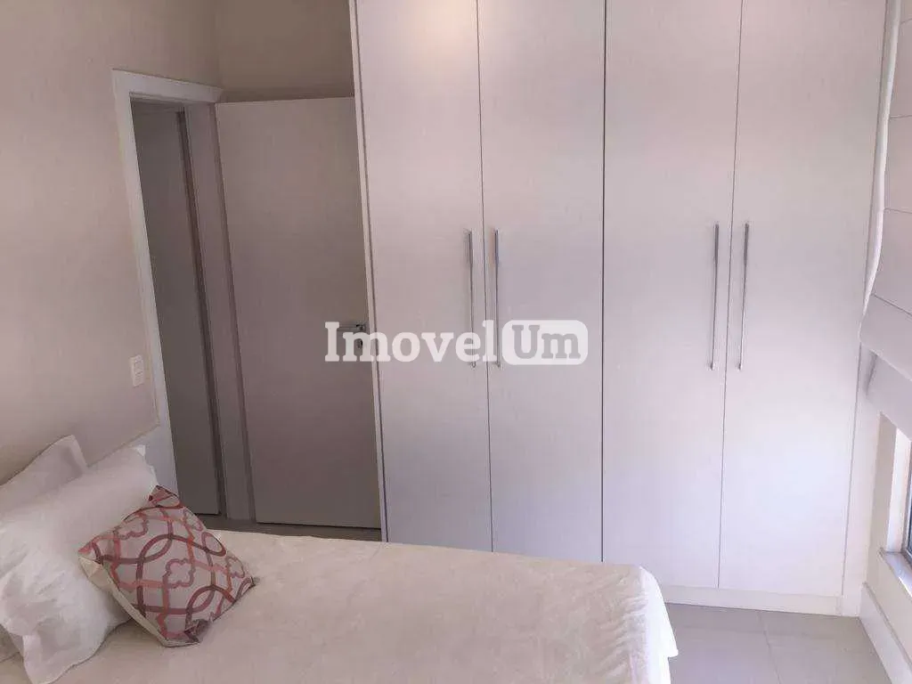 Apartment with 3 bedrooms and built-in wardrobes — photo 22