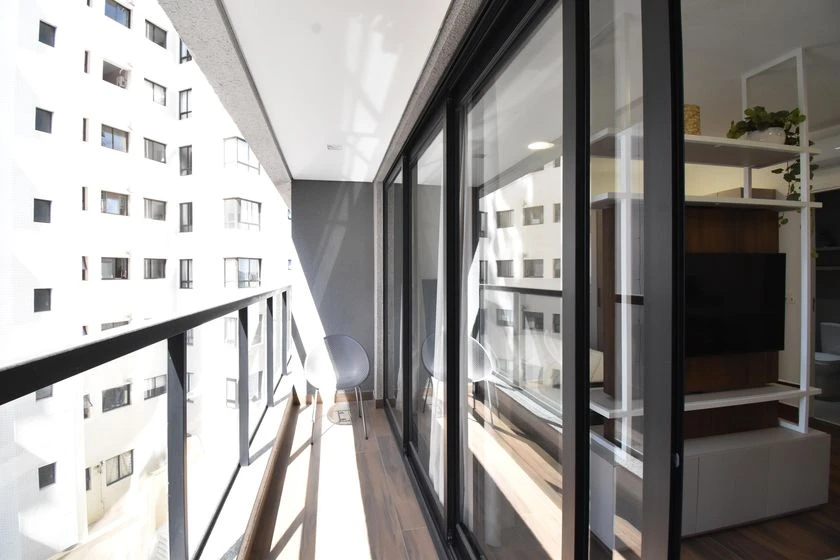 Furnished studio with 1 bedroom and a balcony — photo 8