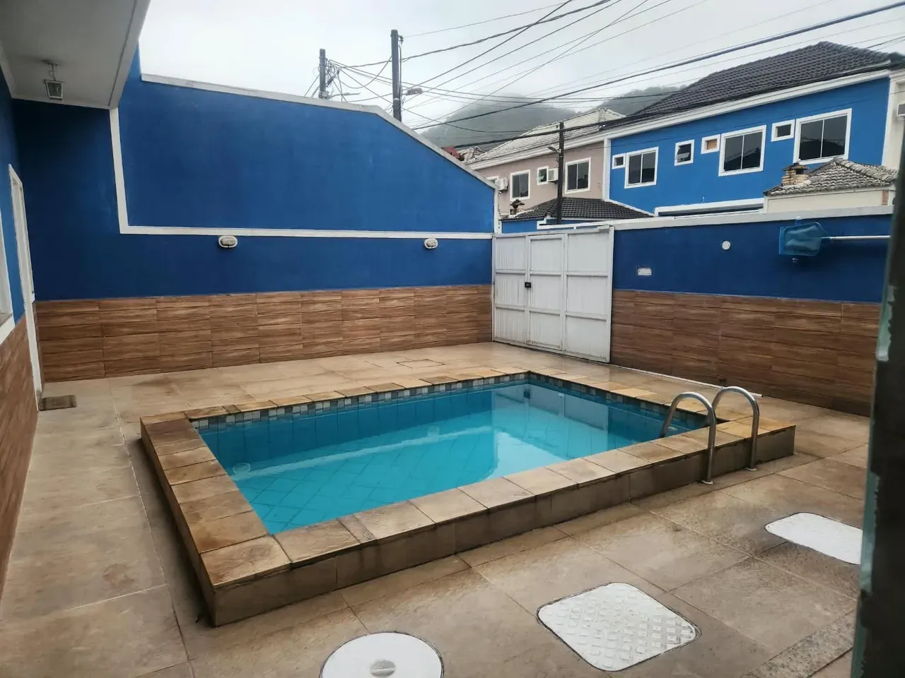 3-bedroom house with a grill on the balcony — photo 4