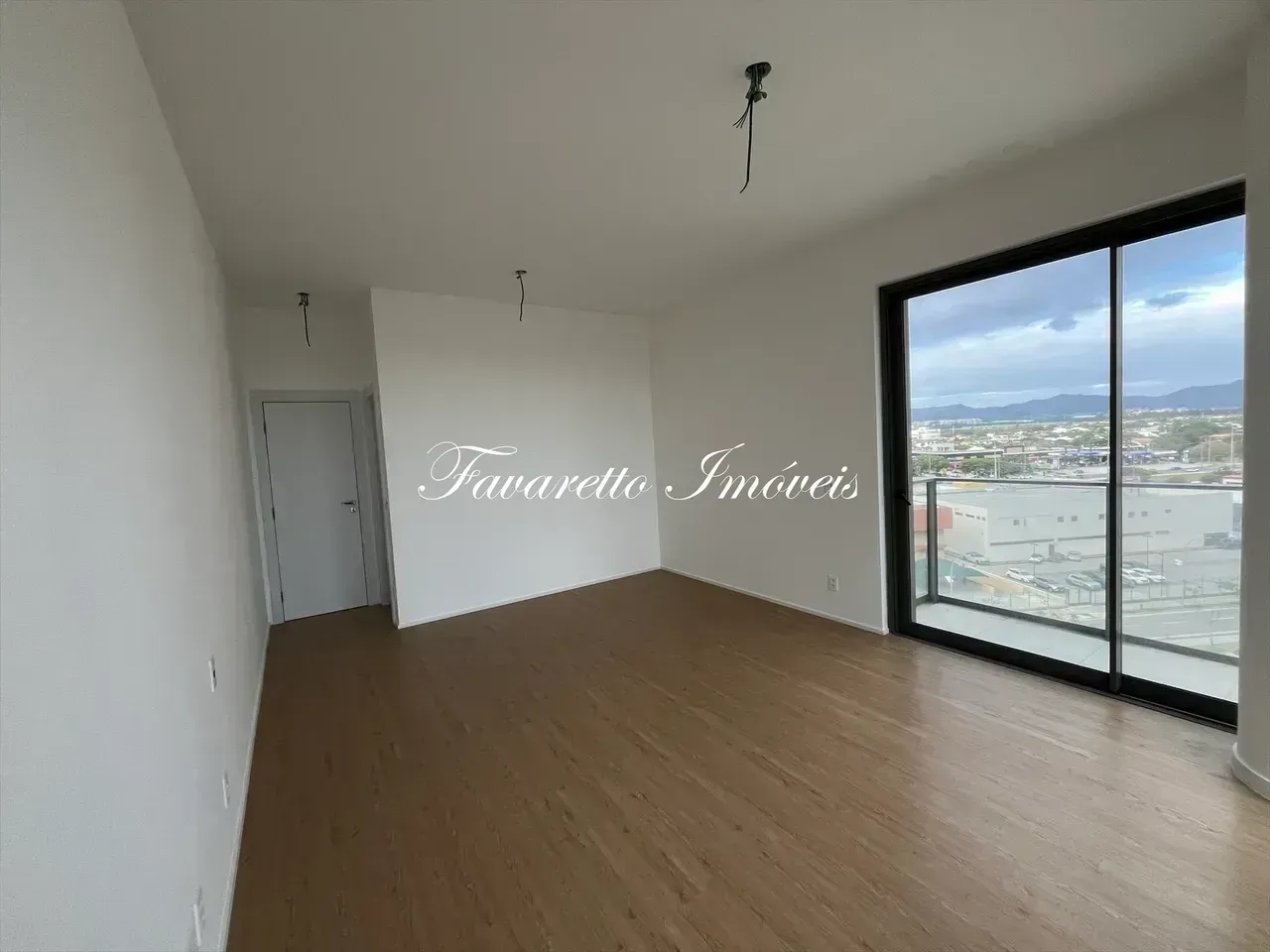 Apartment with 4 suites and a closed-off kitchen — photo 13