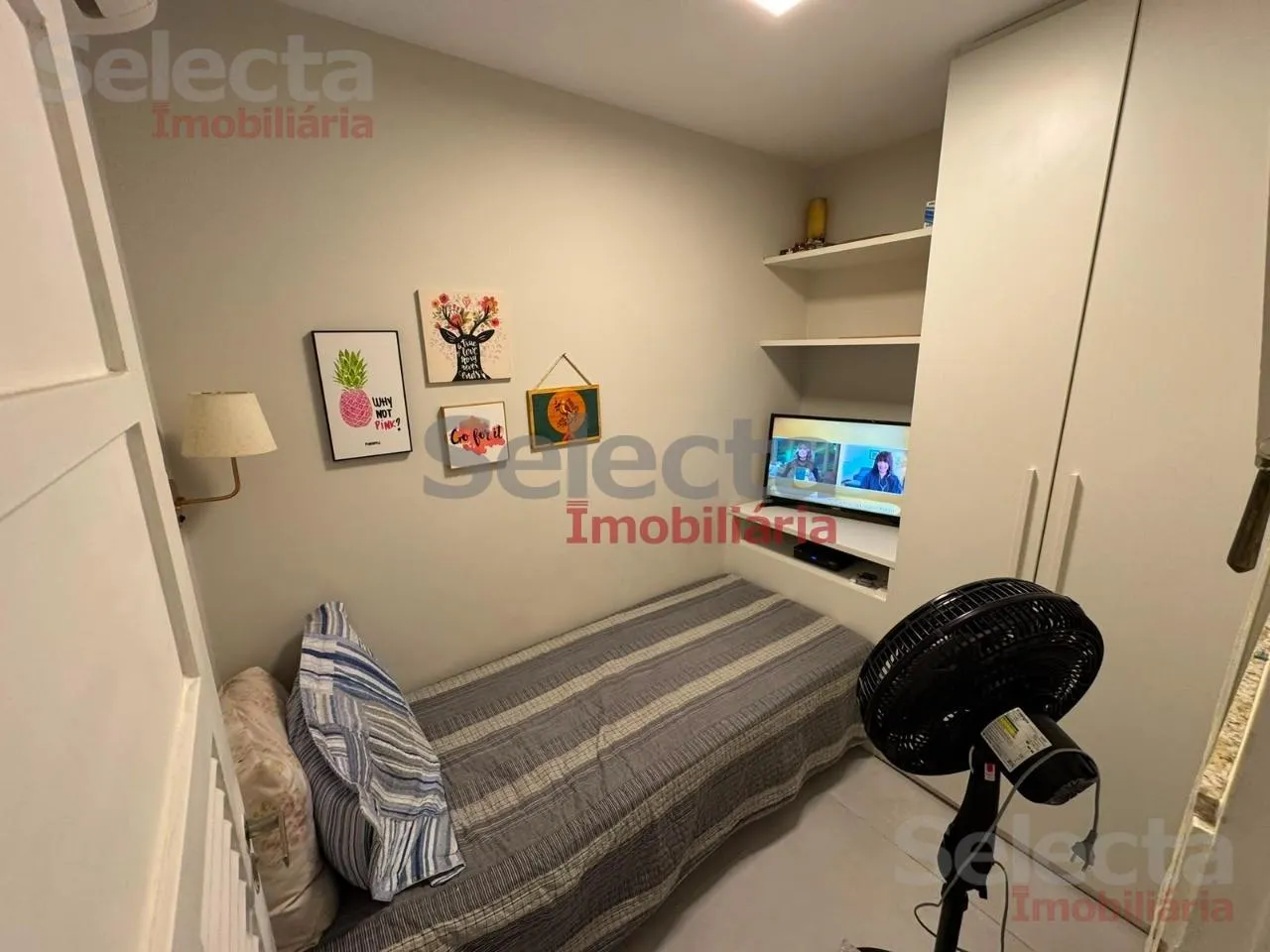 Furnished apartment with 4 bedrooms and a work desk — photo 26
