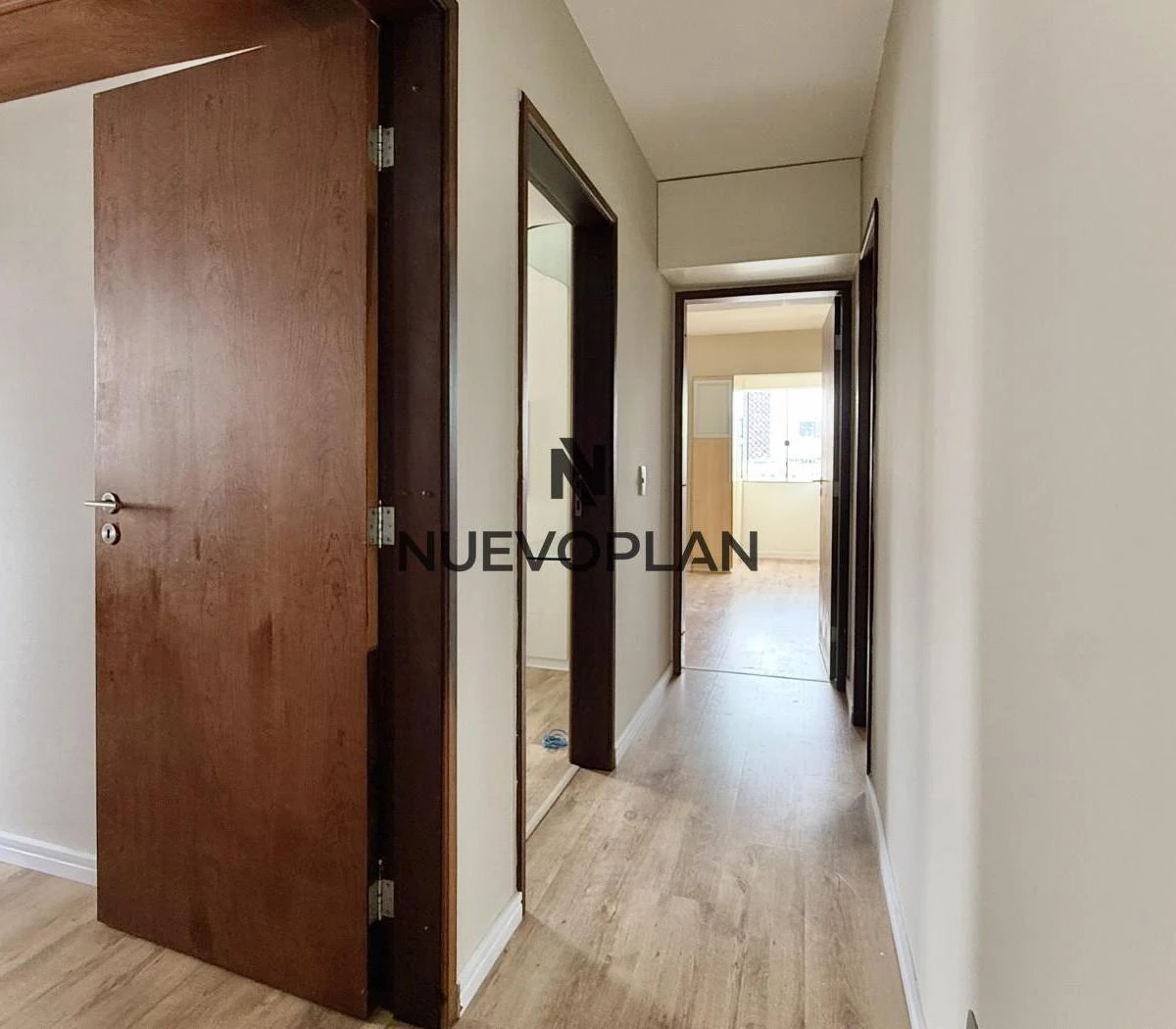 Floor-to-ceiling windows in a 3-bedroom apartment, 77 m² — photo 3