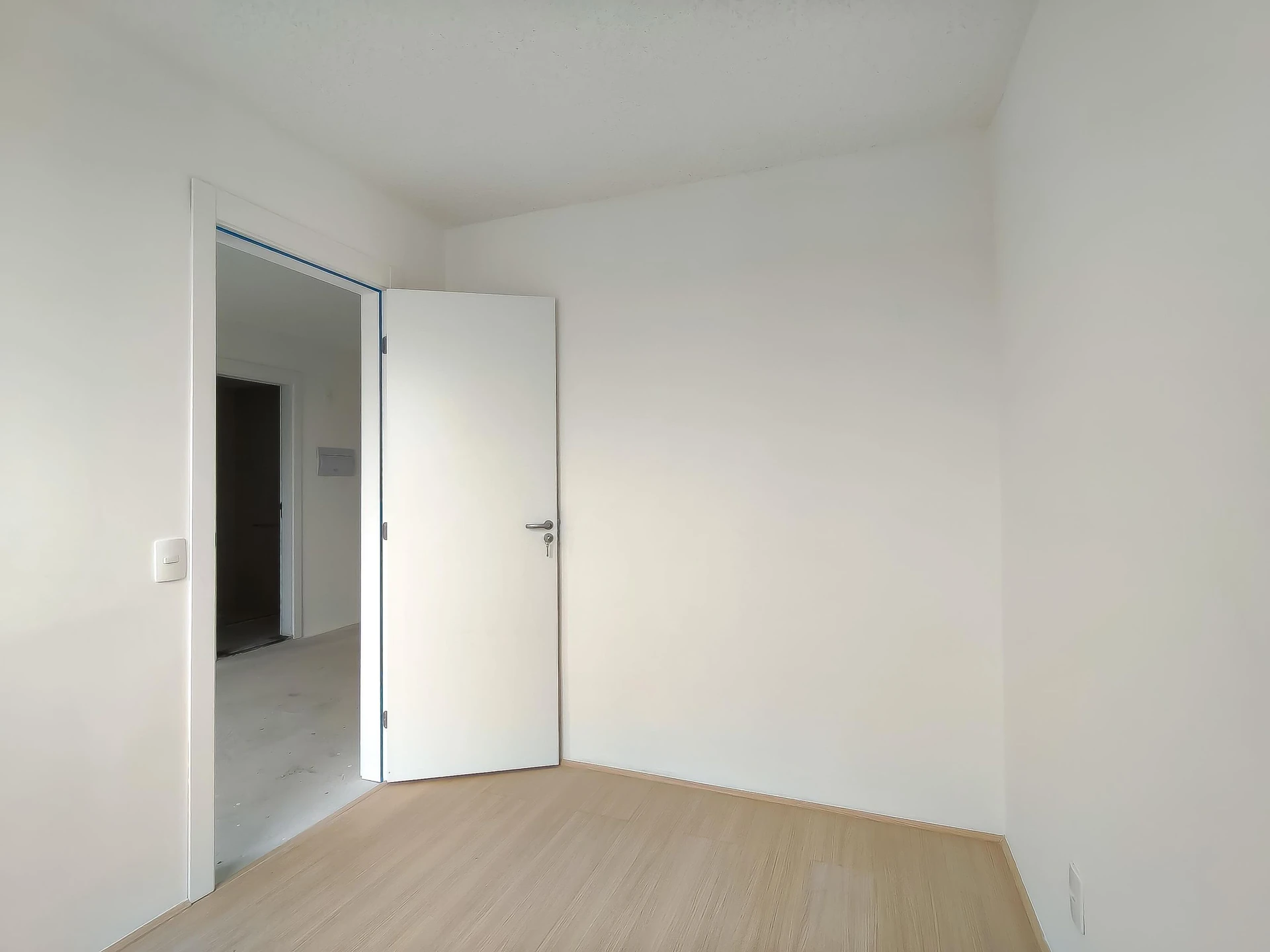 Apartment, 38 m², with a glass-enclosed balcony — photo 23