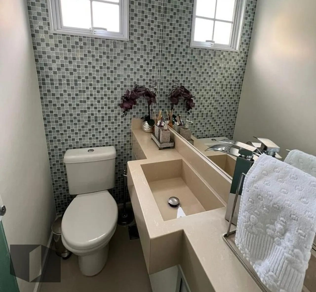 Furnished condominium house with 4 bedrooms and 5 baths — photo 10