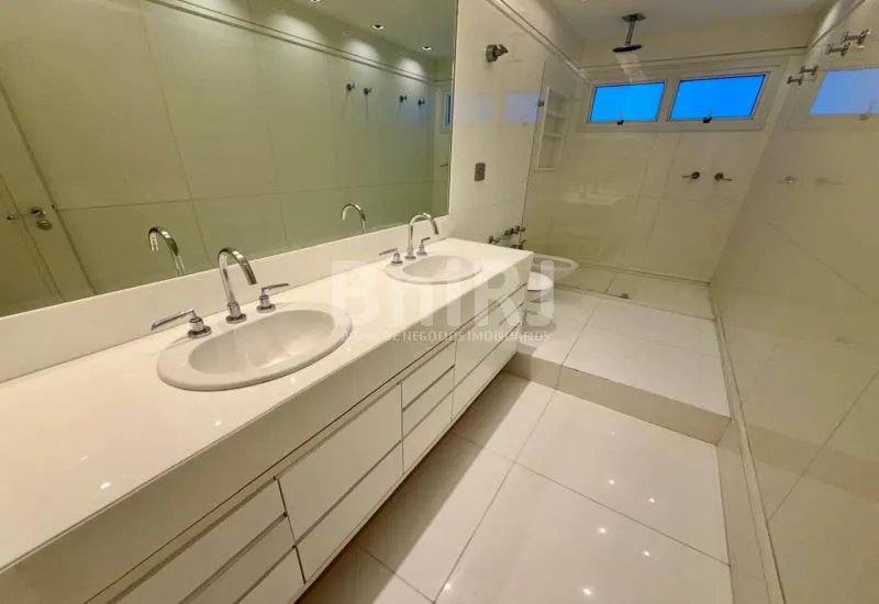 Apartment with 5 bedrooms and open gas kitchen — photo 32
