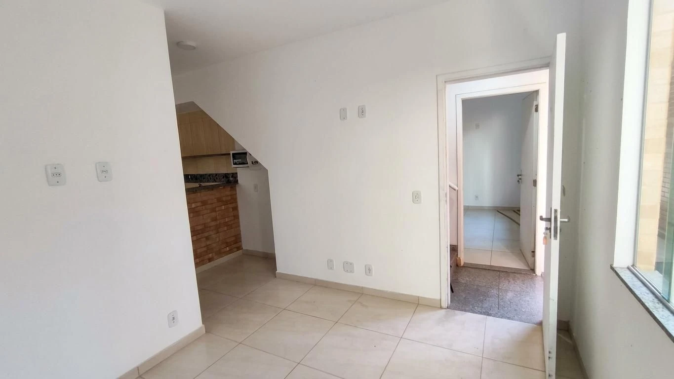 Unfurnished studio with 1 bedroom and 1 bathroom