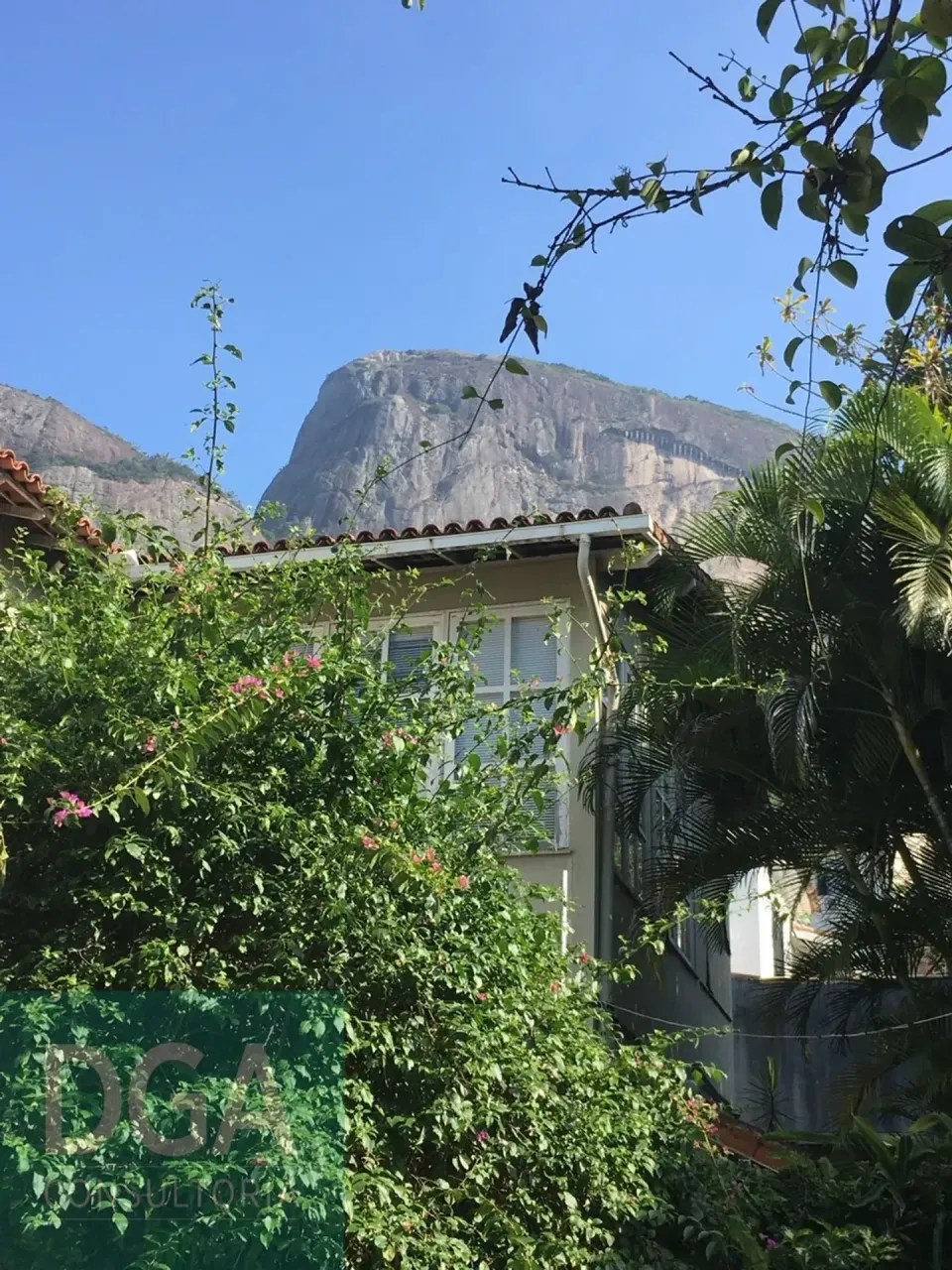 400 m² house with 5 bedrooms and mountain views — photo 11