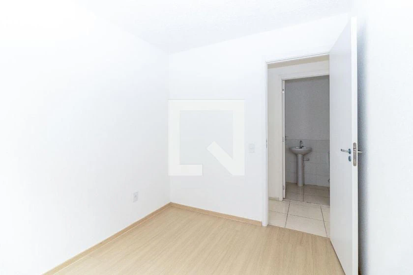 2-bedroom apartment in a building with a gym — photo 10