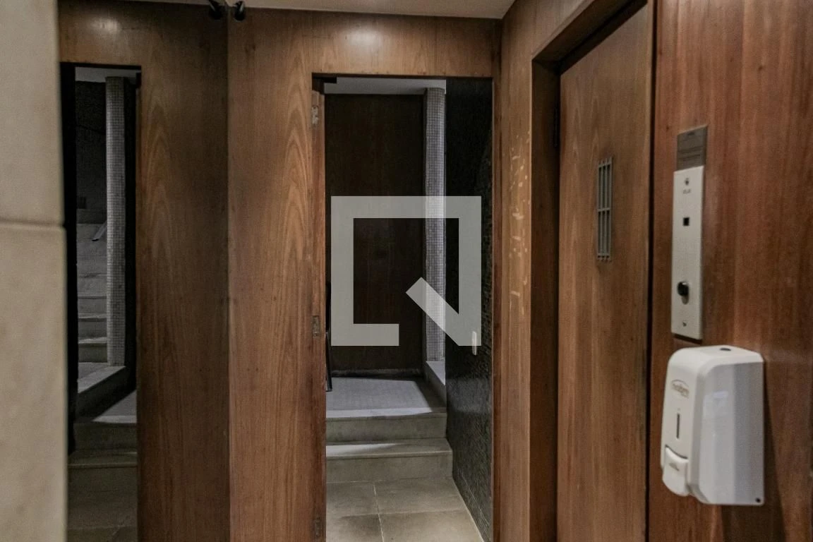 Apartment, 116 m², with wood or laminate floors — photo 8