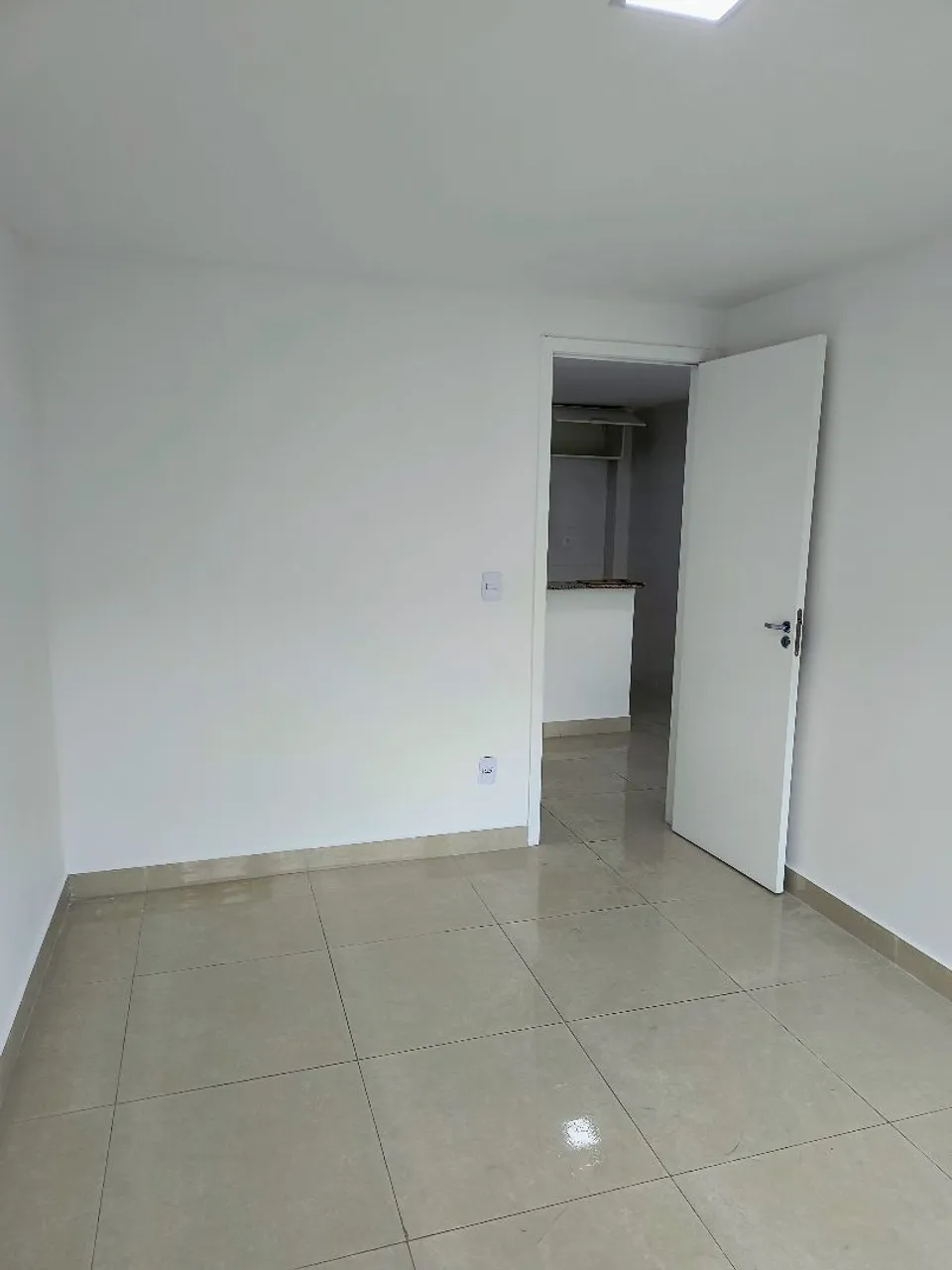 Unfurnished 1-bedroom apartment with balcony and 40 m² — photo 15