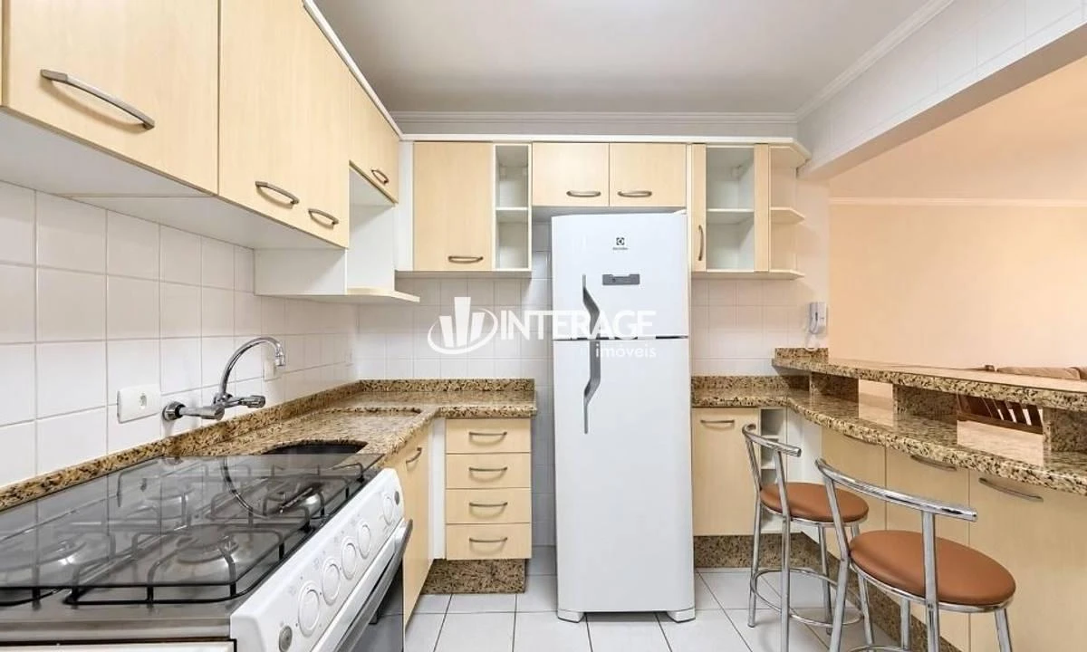 Furnished apartment, 94 m², with wood or laminate floors — photo 4