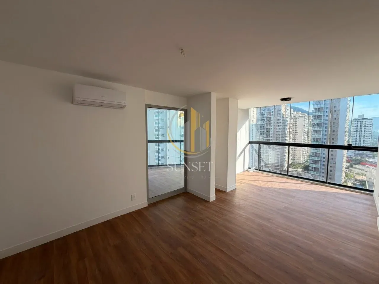 3-bedroom apartment with a water view — photo 7