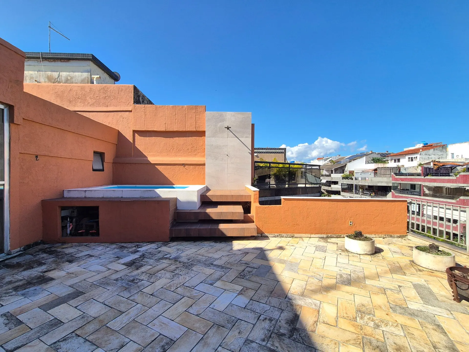 Rental apartment with 2 bedrooms and a balcony — photo 48