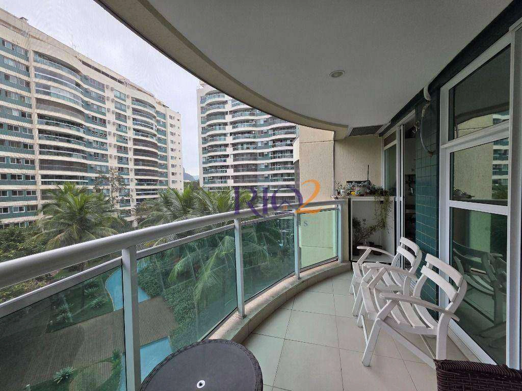 Furnished 77 m² apartment with enclosed glass balcony — photo 4