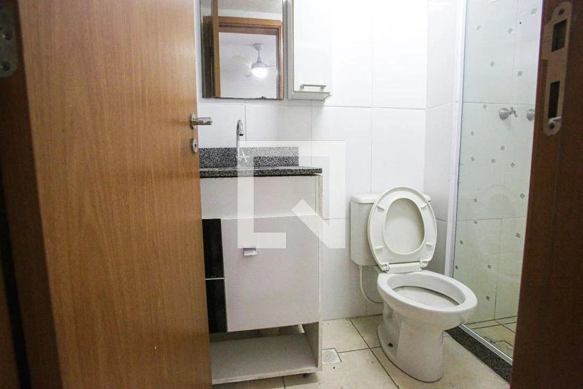 2-bedroom apartment in a building with a gym — photo 11