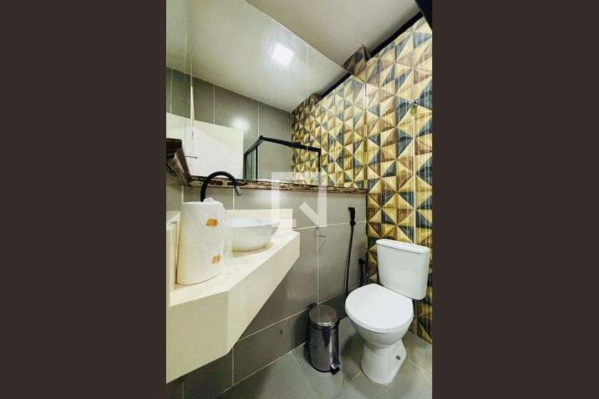 Apartamento mobiliado de 1 quarto com cozinha fechada — photo 3