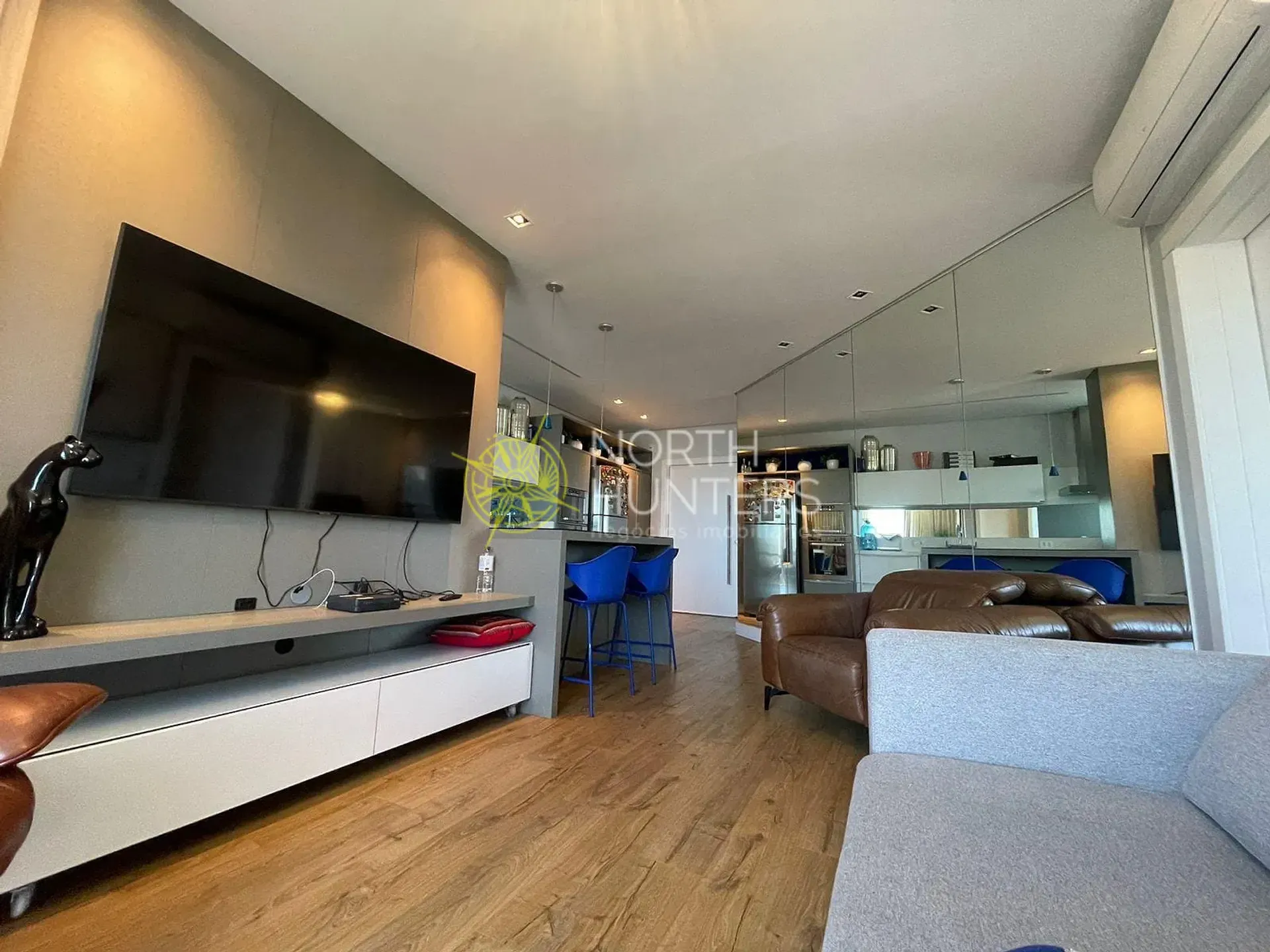 One-bedroom apartment with a washing machine