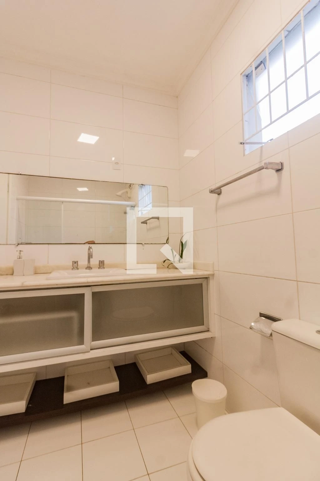 Furnished studio in a building with a pool — photo 31