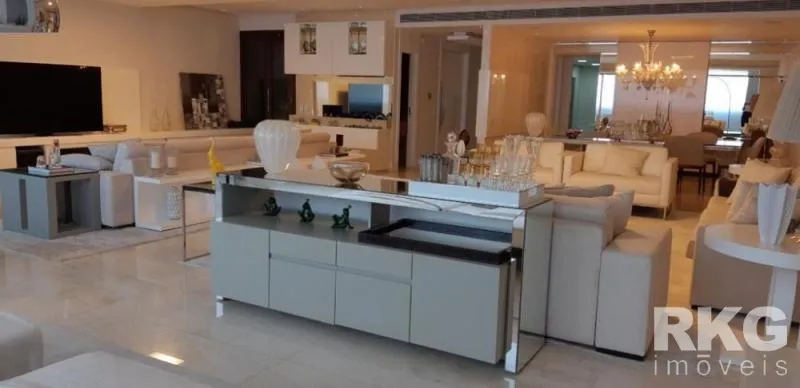 Unfurnished 4-bedroom apartment with 5 bathrooms — photo 11