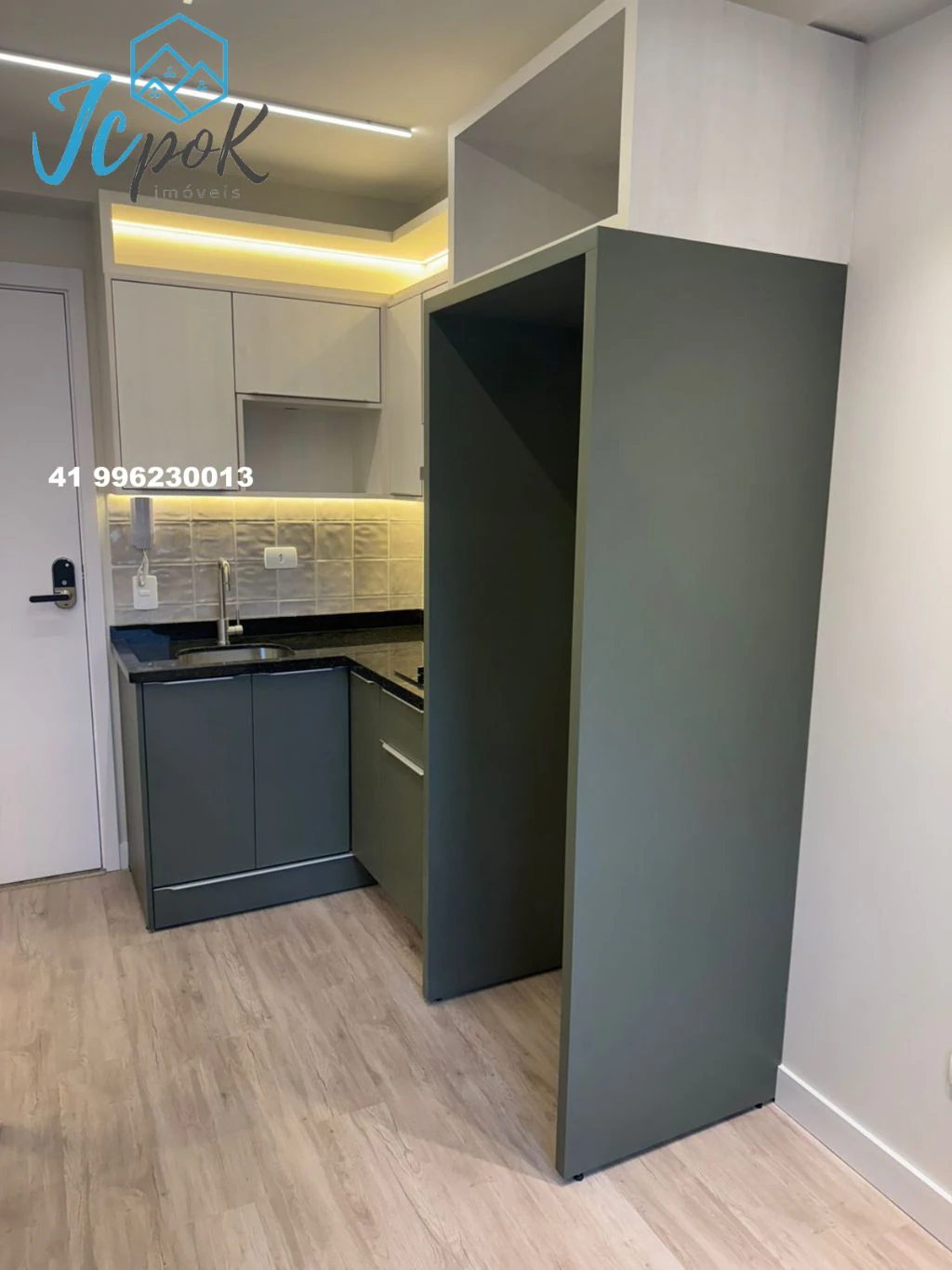 Studio with 1 bedroom, 1 bathroom and a balcony — photo 3