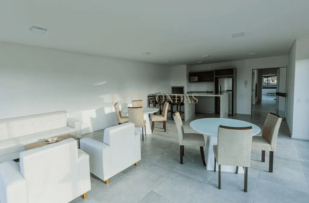 Furnished studio in a building with a coworking space — photo 15