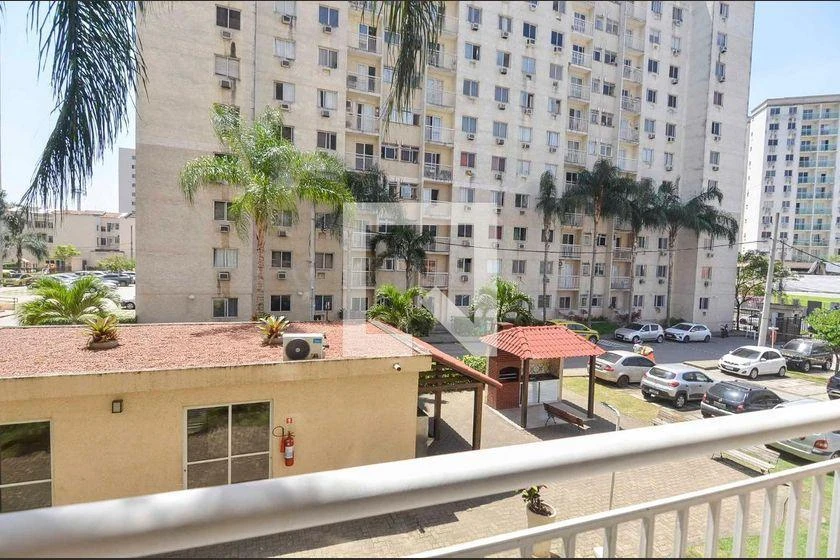 Apartamento de 2 quartos em condomínio com piscina — photo 13