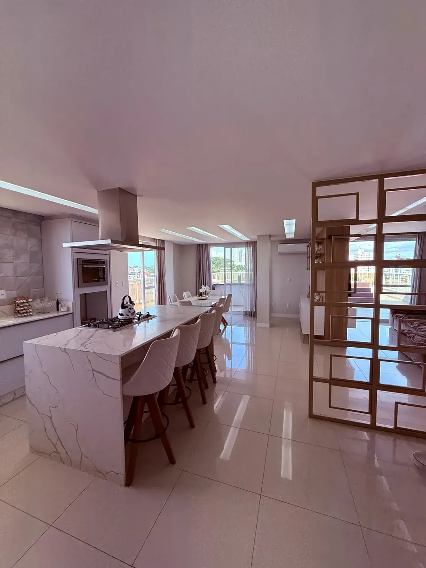 Furnished apartment 575 m² with an open gas kitchen