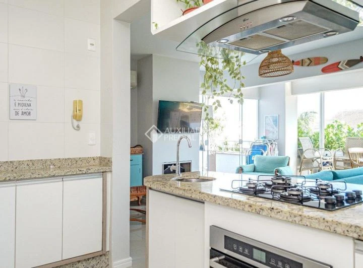 Furnished 260 m² apartment with 3 en-suite bedrooms — photo 4