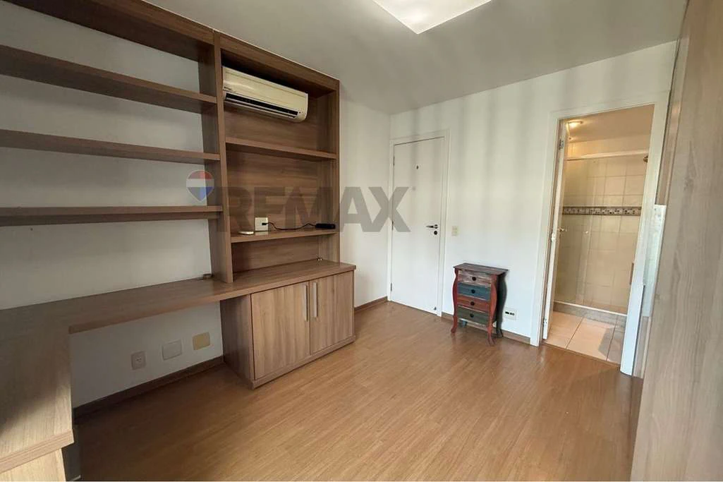 Furnished 4-bedroom apartment with 246 m² — photo 25