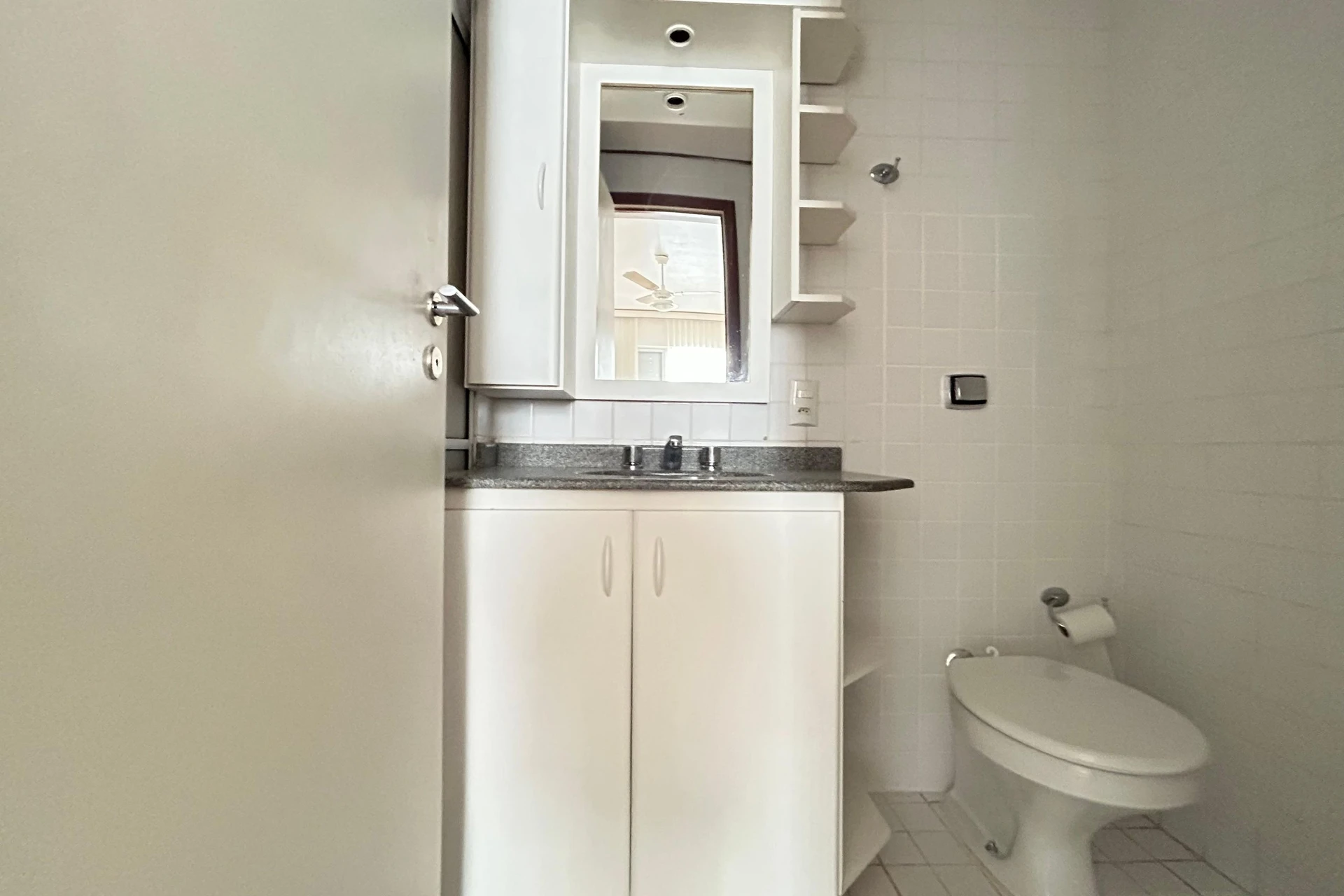 3-bedroom apartment in a building with a gym — photo 6