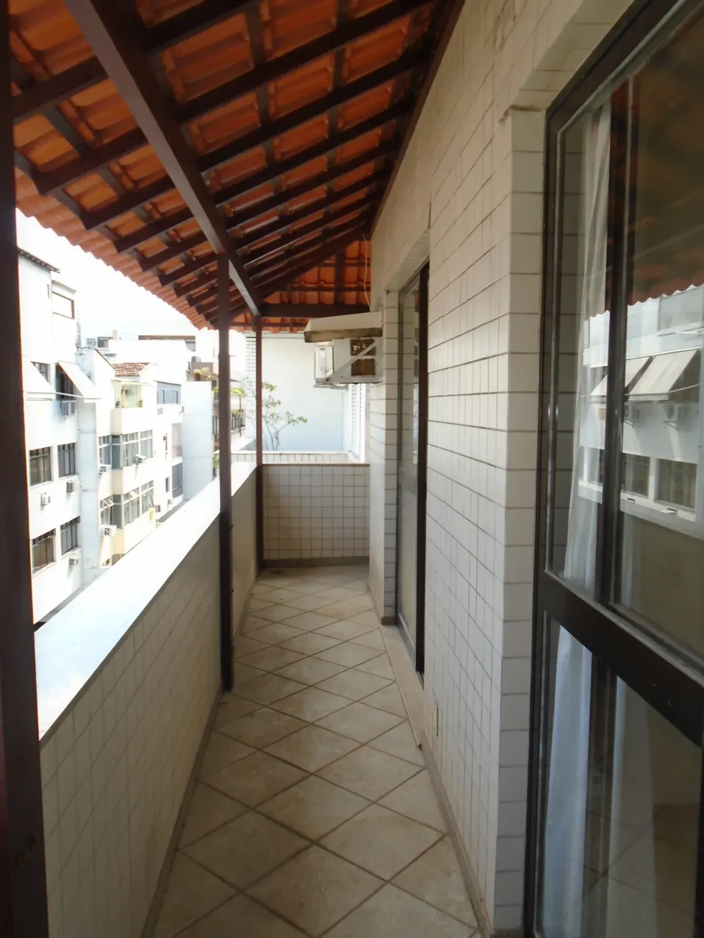 Apartamento, 302 m², com janelas do piso ao teto — photo 17