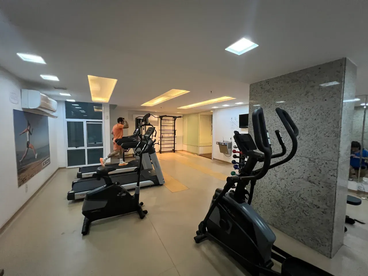 Apartamento mobiliado de 1 quarto em condomínio com academia — photo 9